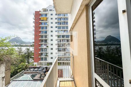 Apartamento à venda com 280m², 4 quartos e 4 vagas Apartamento à venda com 280m², 4 quartos e 4 vagasQuarto 01