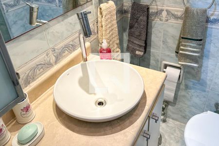 Apartamento à venda com 280m², 4 quartos e 4 vagas Apartamento à venda com 280m², 4 quartos e 4 vagasBanheiro Social