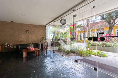 Apartamento à venda com 280m², 4 quartos e 4 vagas Apartamento à venda com 280m², 4 quartos e 4 vagasEntrada