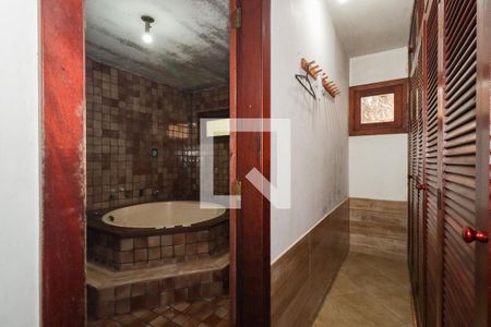 Casa à venda com 350m², 5 quartos e 4 vagasSuíte 1