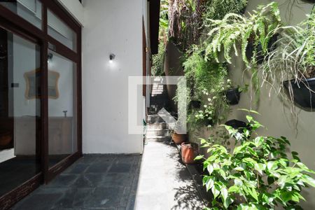 Casa à venda com 350m², 5 quartos e 4 vagasÁrea externa