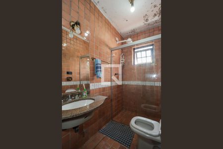 Casa à venda com 350m², 5 quartos e 4 vagasBanheiro da Suíte 2