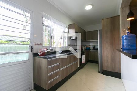 Casa para alugar com 400m², 6 quartos e 2 vagas Casa para alugar com 400m², 6 quartos e 2 vagasCozinha - Armários