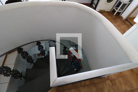 Casa à venda com 200m², 3 quartos e 3 vagasEscada