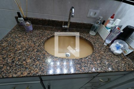 Casa à venda com 200m², 3 quartos e 3 vagasBanheiro Social - Pia