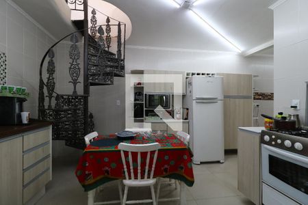 Casa à venda com 200m², 3 quartos e 3 vagasCozinha