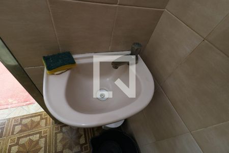 Casa à venda com 200m², 3 quartos e 3 vagasBanheiro Externo - Pia