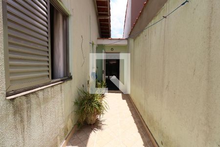 Casa à venda com 200m², 3 quartos e 3 vagasCorredor Externo