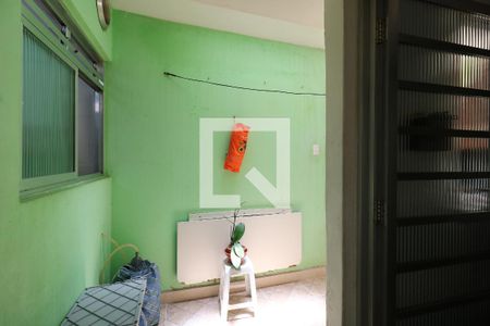 Casa à venda com 200m², 3 quartos e 3 vagasCorredor Externo