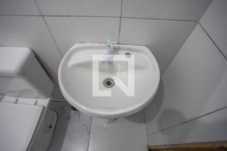 Banheiro de kitnet/studio para alugar com 1 quarto, 45m² em Taboão, Diadema
