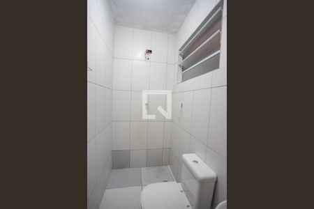 Banheiro de kitnet/studio para alugar com 1 quarto, 45m² em Taboão, Diadema