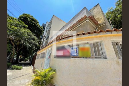Casa à venda com 148m², 4 quartos e 1 vagaFachada