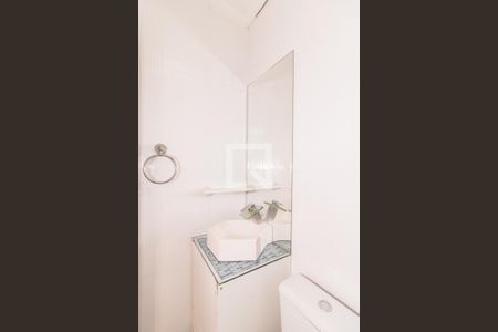 Casa de condomínio para alugar com 65m², 2 quartos e 1 vaga Casa de condomínio para alugar com 65m², 2 quartos e 1 vagaBanheiro da Suíte 1