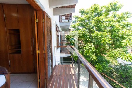 Casa de condomínio à venda com 199m², 5 quartos e 2 vagas Casa de condomínio à venda com 199m², 5 quartos e 2 vagasVaranda do Quarto 2