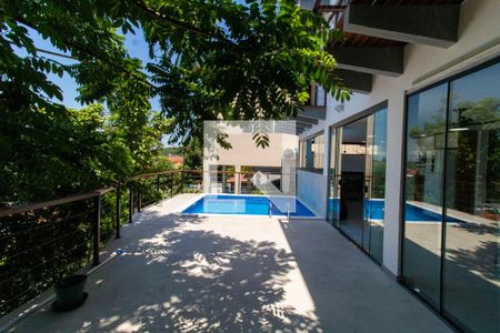 Casa de condomínio à venda com 199m², 5 quartos e 2 vagas Casa de condomínio à venda com 199m², 5 quartos e 2 vagasPiscina