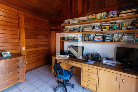 Casa de condomínio à venda com 199m², 5 quartos e 2 vagas Casa de condomínio à venda com 199m², 5 quartos e 2 vagasQuarto 1