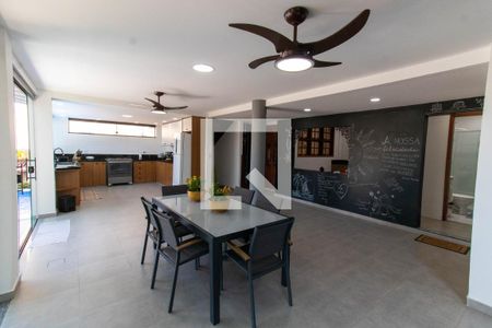 Casa de condomínio à venda com 199m², 5 quartos e 2 vagas Casa de condomínio à venda com 199m², 5 quartos e 2 vagasÁrea gourmet