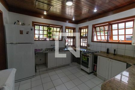 Casa de condomínio à venda com 199m², 5 quartos e 2 vagas Casa de condomínio à venda com 199m², 5 quartos e 2 vagasCozinha