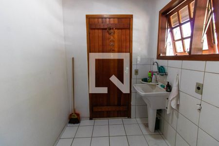 Casa de condomínio à venda com 199m², 5 quartos e 2 vagas Casa de condomínio à venda com 199m², 5 quartos e 2 vagasÁrea de Serviço