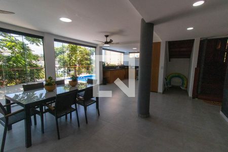 Casa de condomínio à venda com 199m², 5 quartos e 2 vagas Casa de condomínio à venda com 199m², 5 quartos e 2 vagasÁrea gourmet