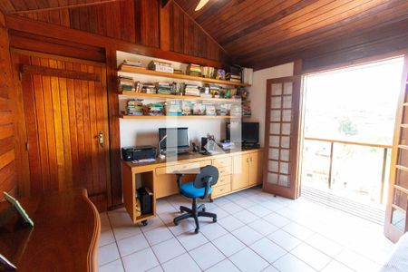 Casa de condomínio à venda com 199m², 5 quartos e 2 vagas Casa de condomínio à venda com 199m², 5 quartos e 2 vagasQuarto 1