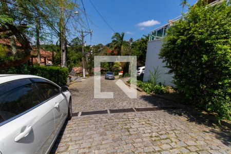 Casa de condomínio à venda com 199m², 5 quartos e 2 vagas Casa de condomínio à venda com 199m², 5 quartos e 2 vagasVista da Rua