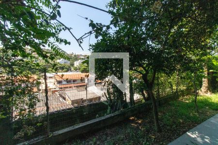 Casa de condomínio à venda com 199m², 5 quartos e 2 vagas Casa de condomínio à venda com 199m², 5 quartos e 2 vagasVista da Suíte Externa