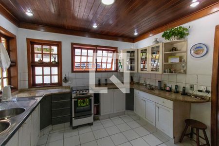 Casa de condomínio à venda com 199m², 5 quartos e 2 vagas Casa de condomínio à venda com 199m², 5 quartos e 2 vagasCozinha