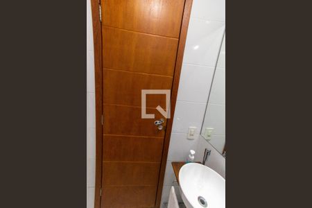 Casa de condomínio à venda com 199m², 5 quartos e 2 vagas Casa de condomínio à venda com 199m², 5 quartos e 2 vagasBanheiro da Área gourmet