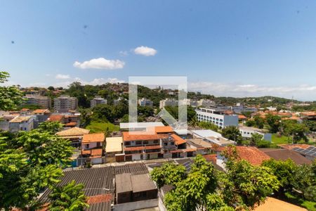 Casa de condomínio à venda com 199m², 5 quartos e 2 vagas Casa de condomínio à venda com 199m², 5 quartos e 2 vagasVista do Quarto 1