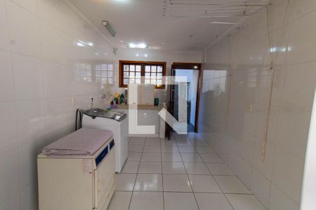 Casa de condomínio à venda com 199m², 5 quartos e 2 vagas Casa de condomínio à venda com 199m², 5 quartos e 2 vagasÁrea de Serviço