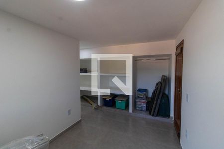Casa de condomínio à venda com 199m², 5 quartos e 2 vagas Casa de condomínio à venda com 199m², 5 quartos e 2 vagasSuíte Externa