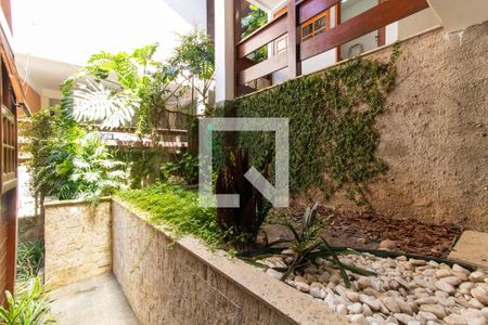 Casa de condomínio à venda com 199m², 5 quartos e 2 vagas Casa de condomínio à venda com 199m², 5 quartos e 2 vagasJardim