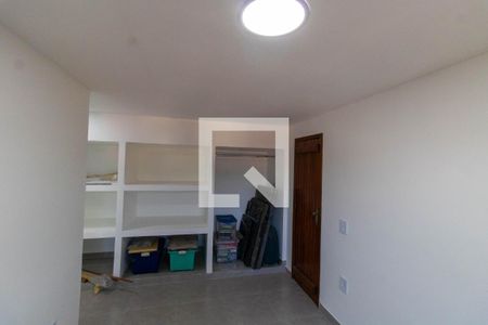 Casa de condomínio à venda com 199m², 5 quartos e 2 vagas Casa de condomínio à venda com 199m², 5 quartos e 2 vagasSuíte Externa