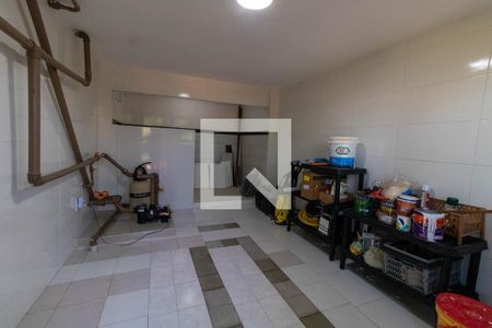 Casa de condomínio à venda com 199m², 5 quartos e 2 vagas Casa de condomínio à venda com 199m², 5 quartos e 2 vagasCasa de Maquinas