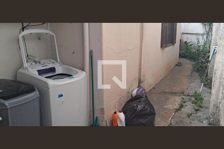 Casa à venda com 100m², 2 quartos e 3 vagas Casa à venda com 100m², 2 quartos e 3 vagasÁrea de Serviço