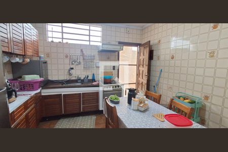 Casa à venda com 100m², 2 quartos e 3 vagas Casa à venda com 100m², 2 quartos e 3 vagasCozinha