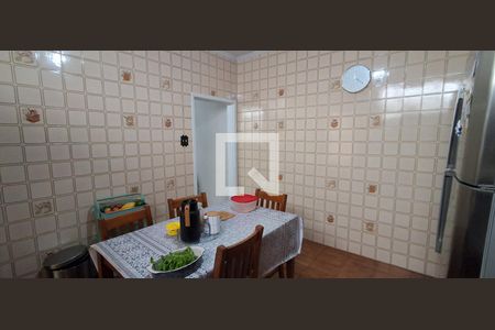 Casa à venda com 100m², 2 quartos e 3 vagas Casa à venda com 100m², 2 quartos e 3 vagasCozinha