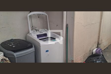 Casa à venda com 100m², 2 quartos e 3 vagas Casa à venda com 100m², 2 quartos e 3 vagasÁrea de Serviço