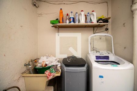 Casa à venda com 100m², 2 quartos e 1 vaga Casa à venda com 100m², 2 quartos e 1 vagaQuintal e Área de Serviço