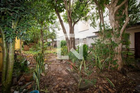 Casa à venda com 100m², 2 quartos e 1 vaga Casa à venda com 100m², 2 quartos e 1 vagaQuintal