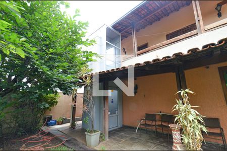 Casa para alugar com 351m², 4 quartos e 4 vagasVaranda dos fundos