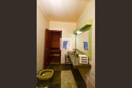 Casa para alugar com 351m², 4 quartos e 4 vagasBanheiro2