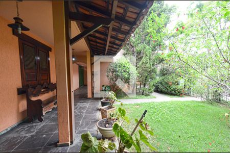 Casa para alugar com 351m², 4 quartos e 4 vagasVaranda da entrada