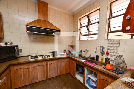 Casa para alugar com 351m², 4 quartos e 4 vagasCozinha