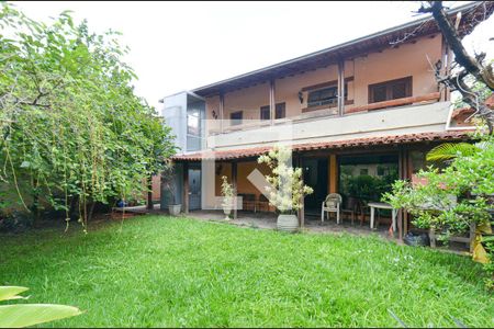 Casa para alugar com 351m², 4 quartos e 4 vagasVaranda dos fundos