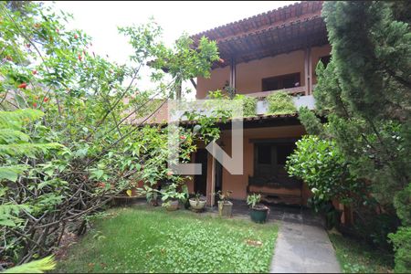 Casa para alugar com 351m², 4 quartos e 4 vagasEntrada