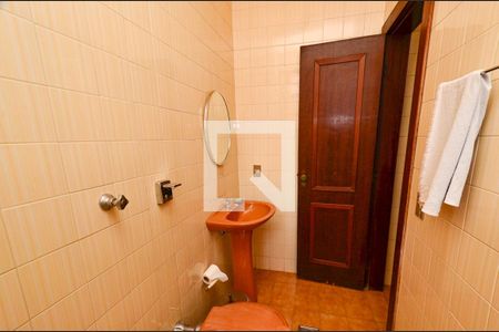 Casa para alugar com 351m², 4 quartos e 4 vagasBanheiro serviço