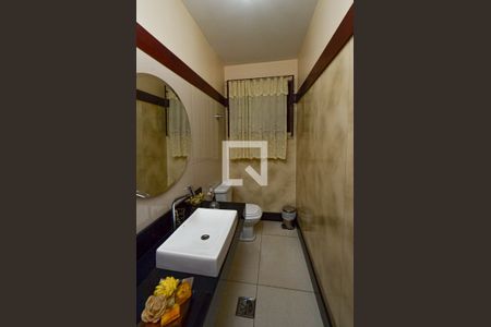 Casa para alugar com 351m², 4 quartos e 4 vagasLavabo