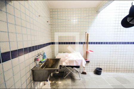 Casa à venda com 320m², 2 quartos e 4 vagas Casa à venda com 320m², 2 quartos e 4 vagasÁrea de Serviço